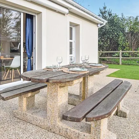 Holiday home Beautiful In Angerville-lorcher With Wifi